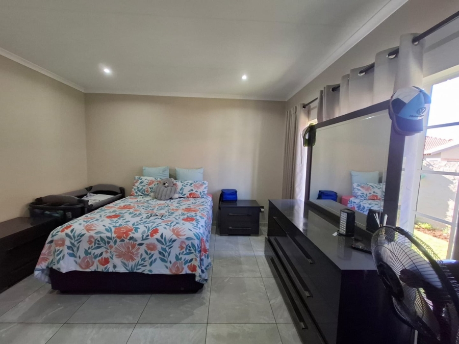 4 Bedroom Property for Sale in Waterkloof East North West